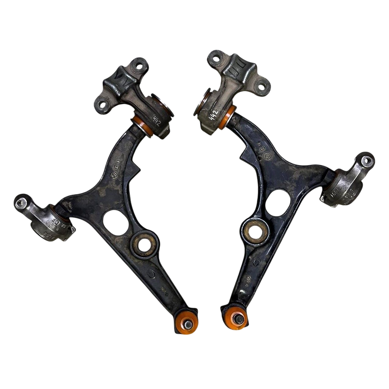 Передний нижний рычаг Citroen Jumpy 1995-2007 Услуга с перепресовки сайлентблоков (Сайлентблоки в цену не входят)