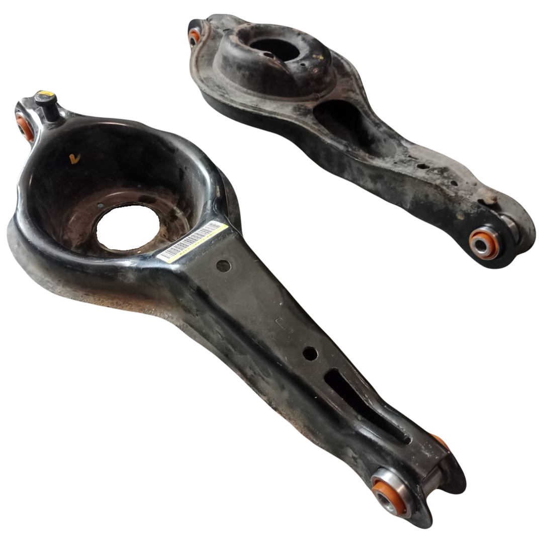 Задний подпружинный рычаг Ford Escape 2012-2019 Услуга с перепресовки сайлентблоков (Сайлентблоки в цену не входят)