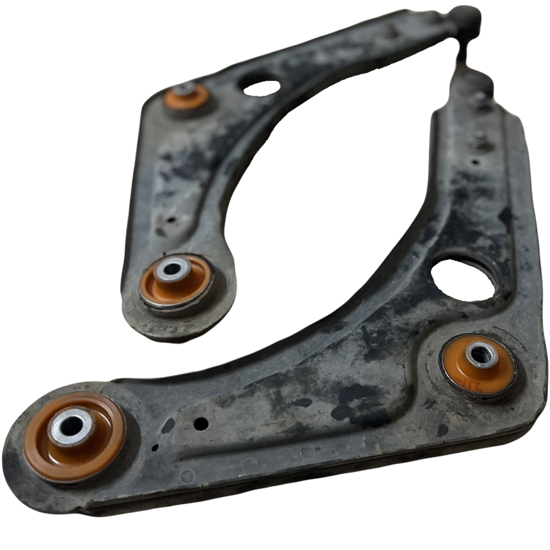 Передний рычаг Ford Fiesta 1989-1997 Услуга с перепресовки сайлентблоков (Сайлентблоки в цену не входят)