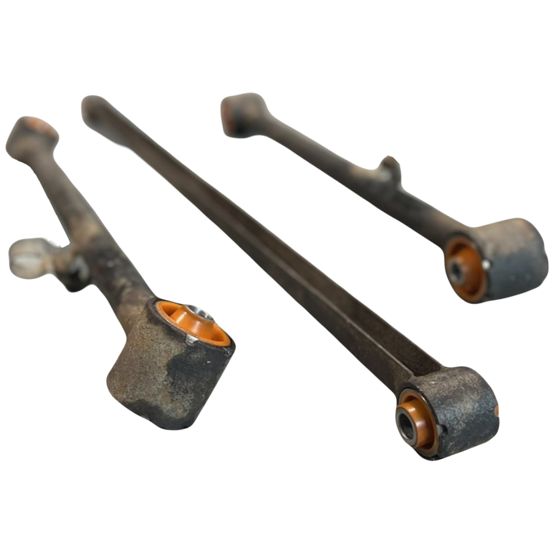 Задні важелі Opel Frontera 1998-2004 Послуга з перепресування сайлентблоків (Сайлентблоки в ціну не входять)