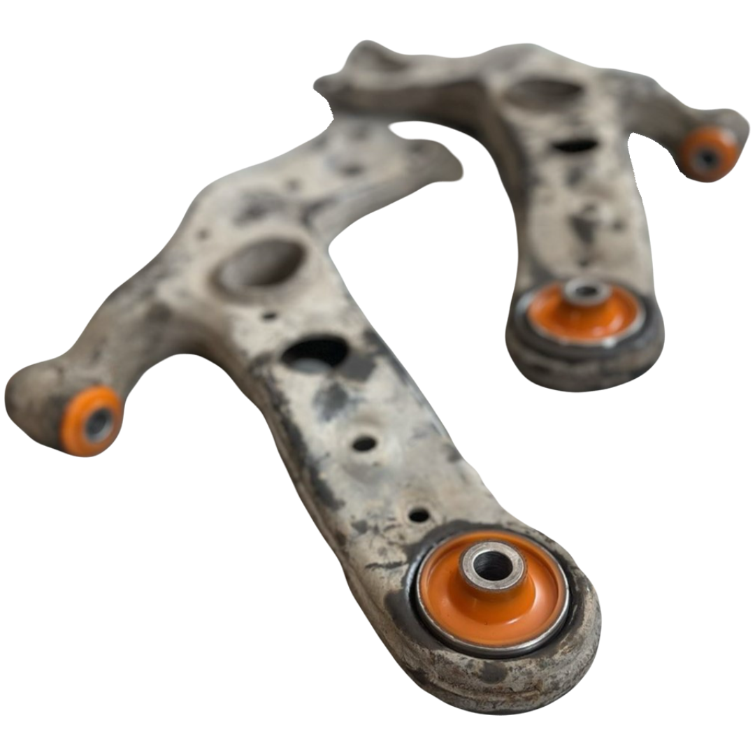 Передний рычаг Toyota Alphard 2015- Услуга с перепресовки сайлентблоков (Сайлентблоки в цену не входят)