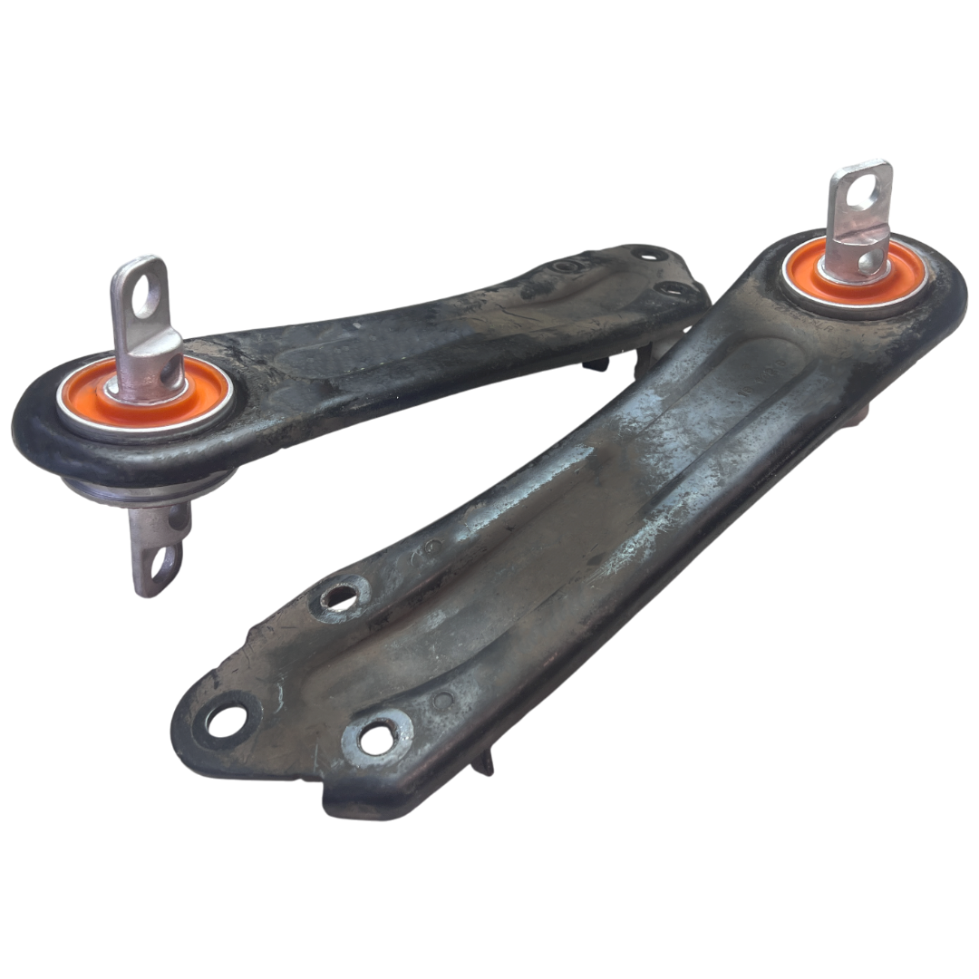 Задний продольный рычаг Jeep Cherokee 2013-2018 Услуга с перепресовки сайлентблоков (Сайлентблоки в цену не входят)