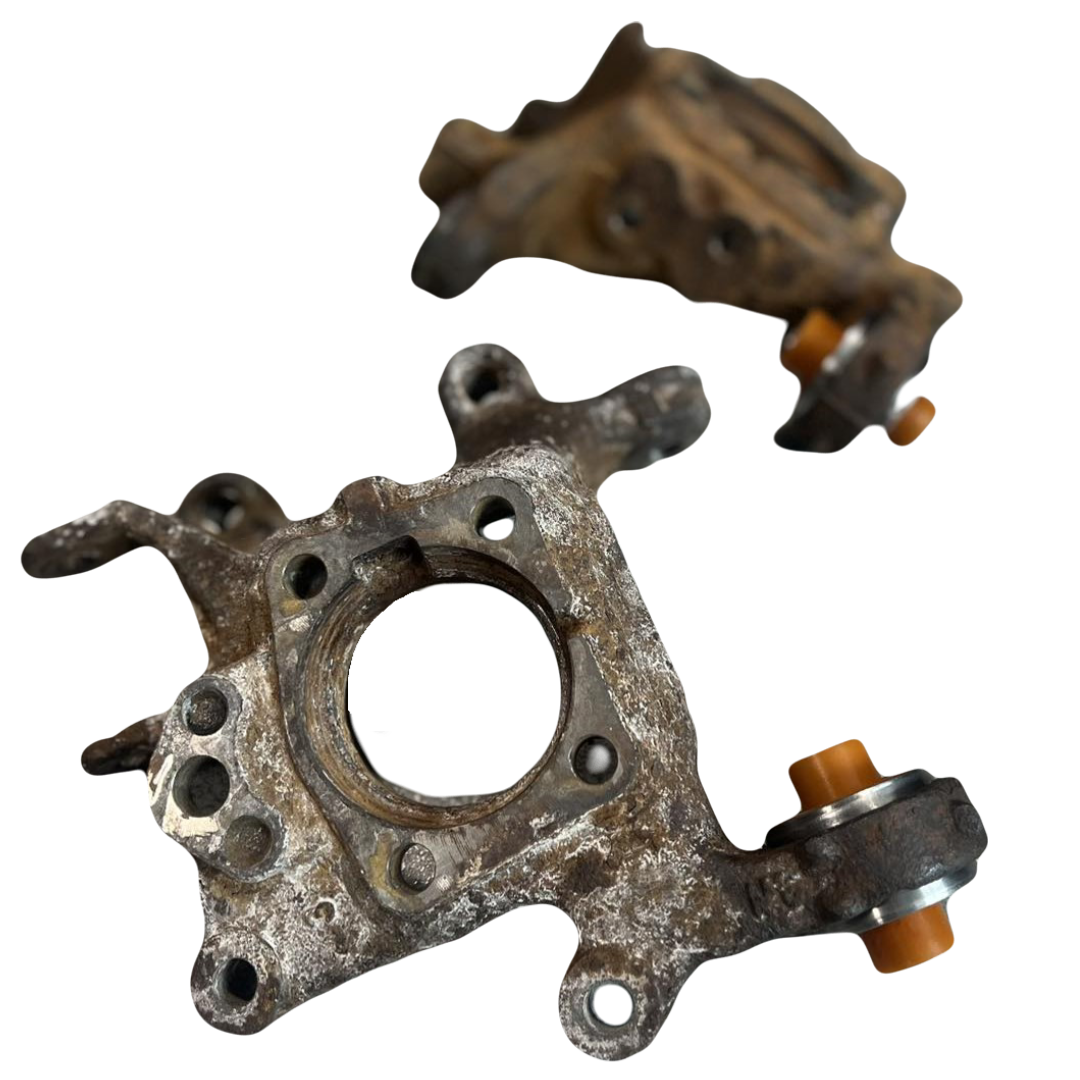 Задняя цапфа Toyota Auris (E150) 2006-2012 Услуга с перепресовки сайлентблоков (Сайлентблоки в цену не входят)