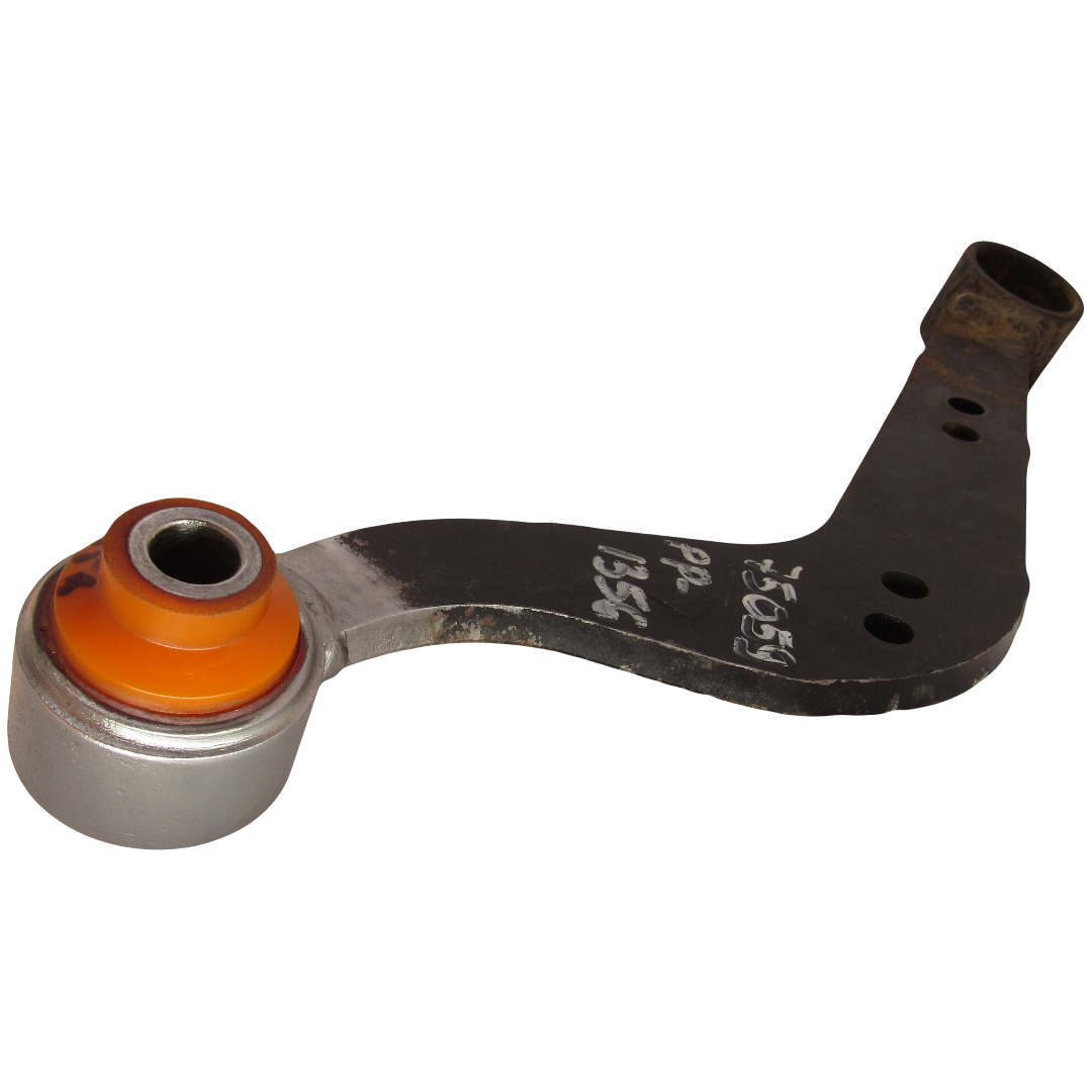 Полиуретановый сайлентблок заднего поперечного серповидного рычага наружный Lexus Nx 2014- левая РЕКОНСТРУКЦИЯ ВАШЕЙ ТЯГИ