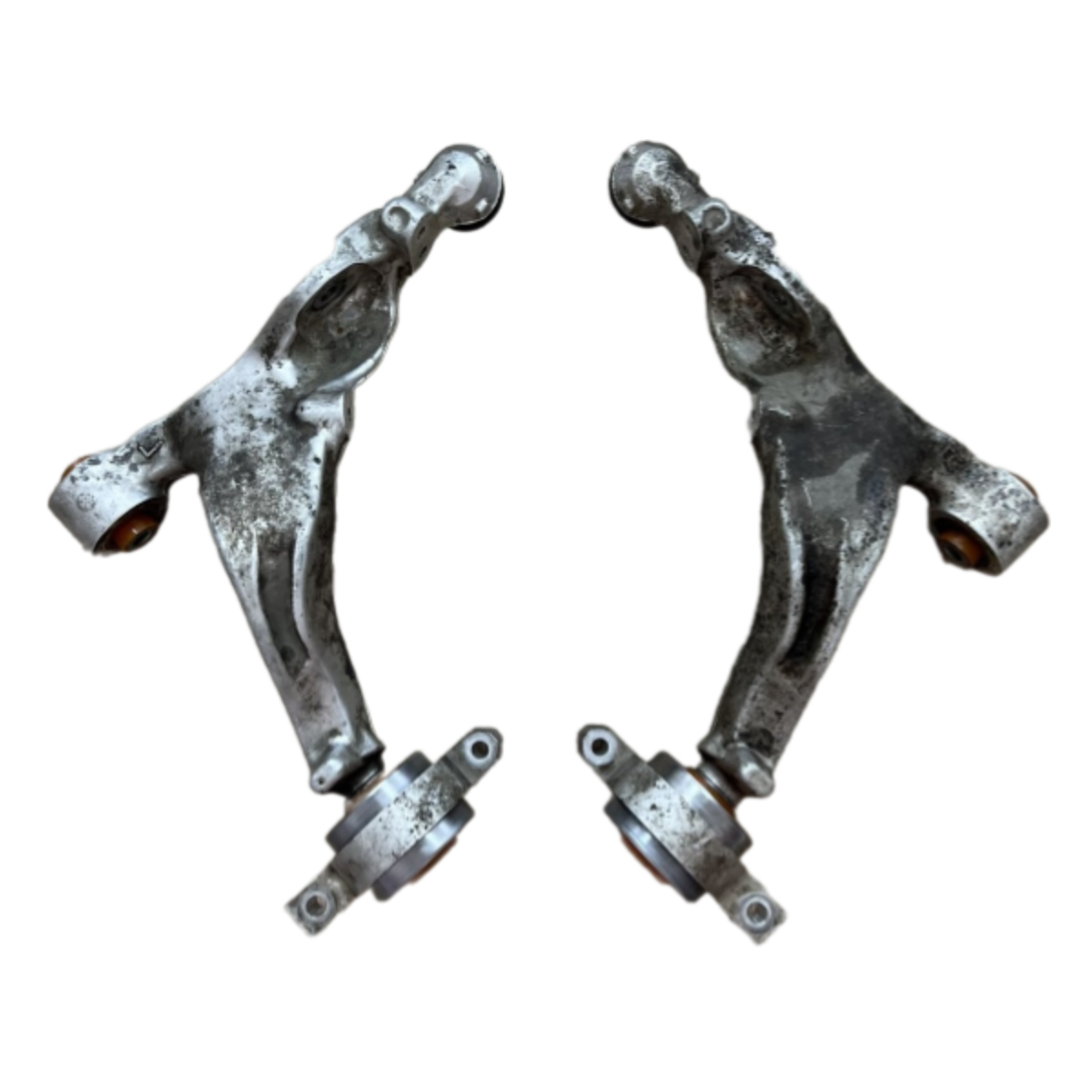 Передний рычаг Infiniti Q60 2016- Услуга с перепресовки сайлентблоков (Сайлентблоки в цену не входят)