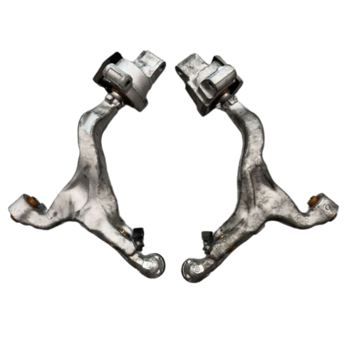 Передний рычаг Infiniti Q60 2016- Услуга с перепресовки сайлентблоков (Сайлентблоки в цену не входят) pp2011pos