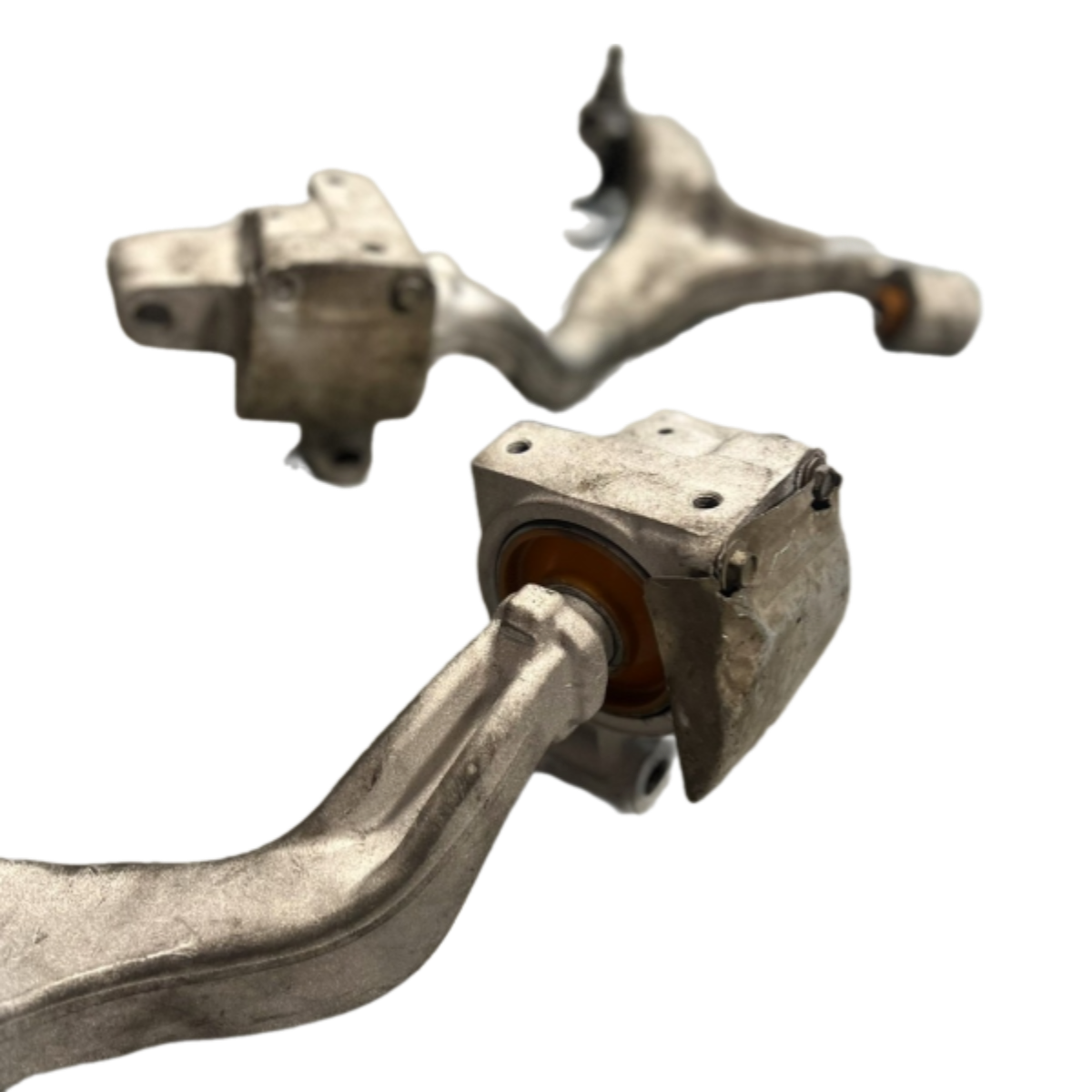 Передний рычаг Infiniti Q60 2016- Услуга с перепресовки сайлентблоков (Сайлентблоки в цену не входят) pp2011pos