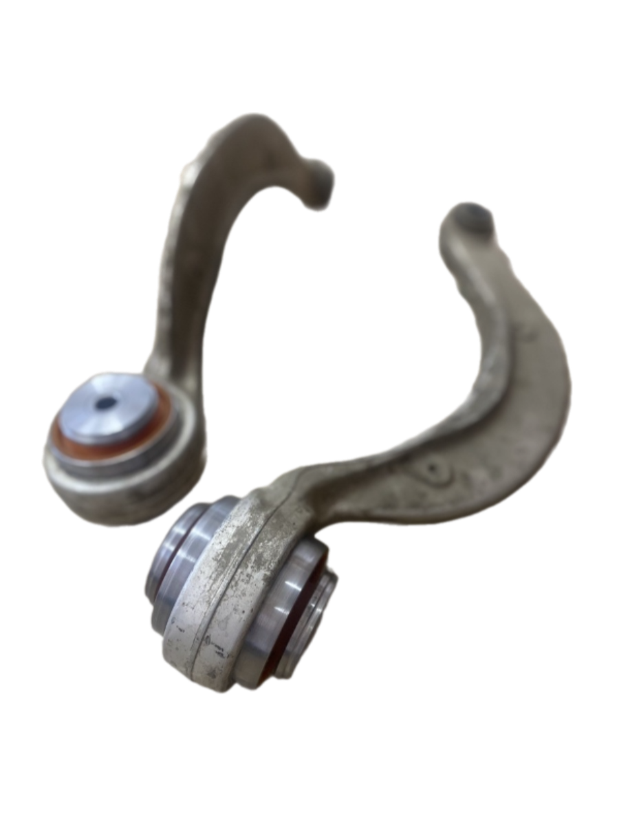 Передний нижний рычаг Jaguar Xf 2015- Услуга с перепресовки сайлентблоков (Сайлентблоки в цену не входят)