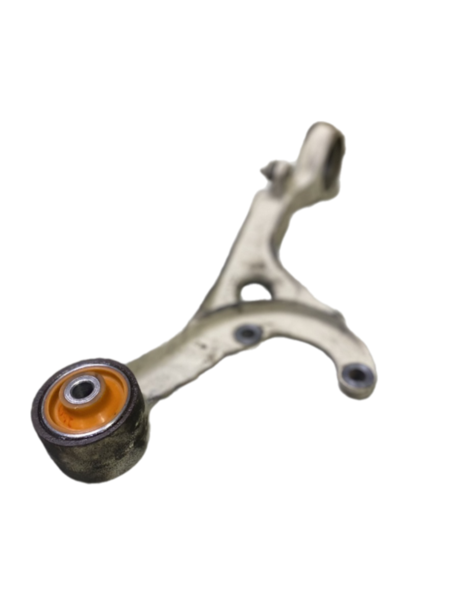 Передній редуктор Toyota Hiace 2004- Послуга з перепресування сайлентблоків (Сайлентблоки в ціну не входять)