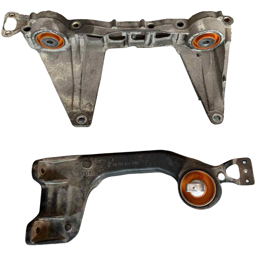 Крепление заднего редуктора Mercedes-Benz Vito 2014- V250D Услуга с перепресовки сайлентблоков (Сайлентблоки в цену не входят)