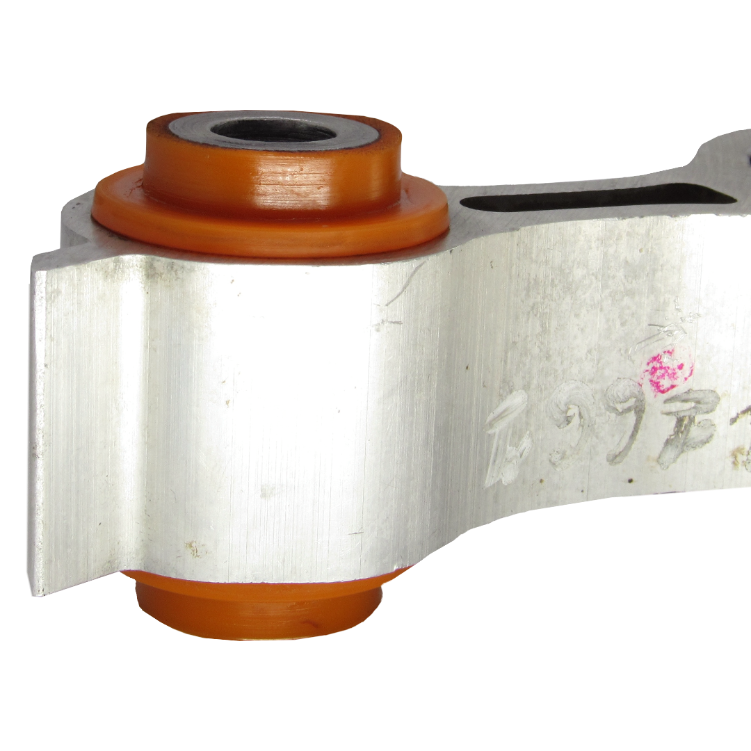 Поліуретанова подушка двигуна задня Mazda 6 2002-2008 2.3L Послуга ПО ЗАМІНІ маленького САЙЛЕНТБЛОКА