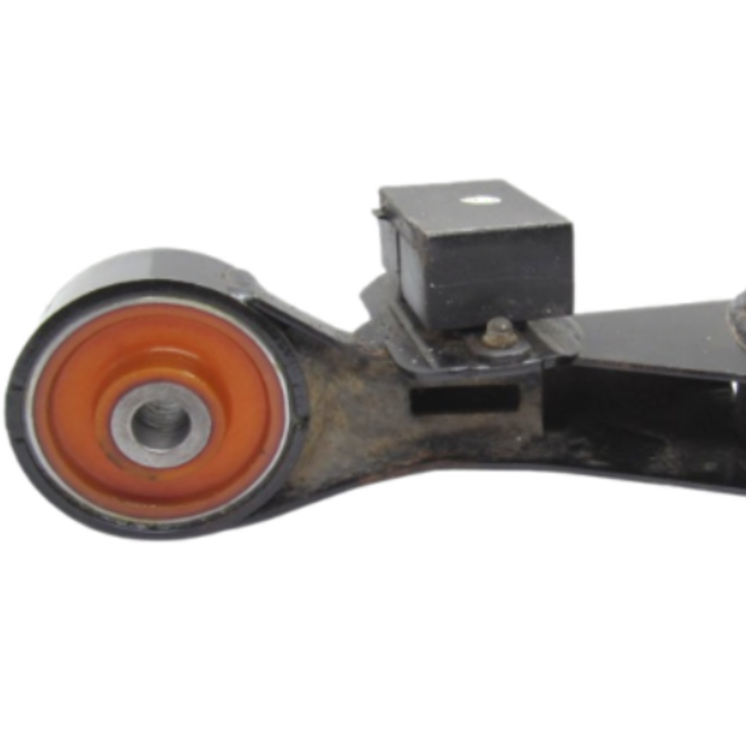 Поліуретанова подушка двигуна передня верхня Toyota Camry 2017- 2,0L Послуга ПО ЗАМІНІ маленького САЙЛЕНТБЛОКА