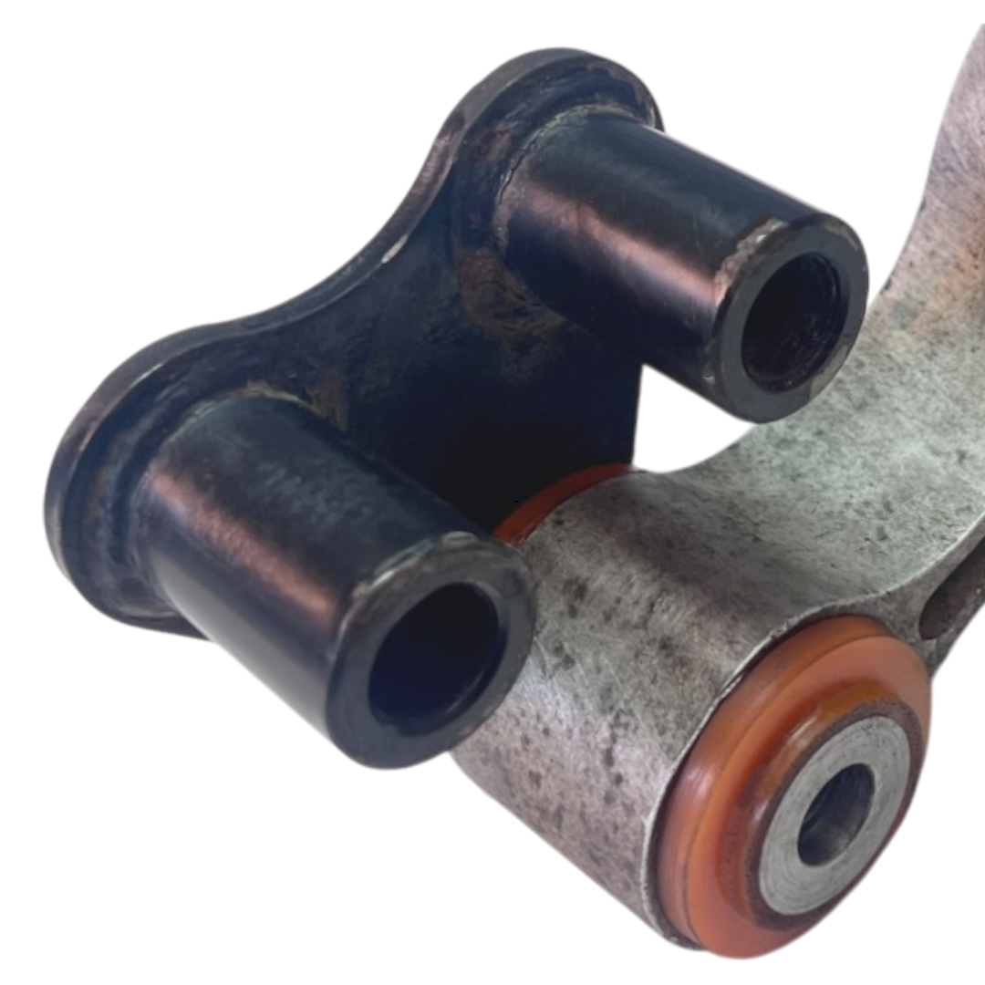 Полиуретановая подушка двигателя задняя Mazda 6 2002-2008 3.0L Услуга ПО ЗАМЕНЕ маленького САЙЛЕНТБЛОКА