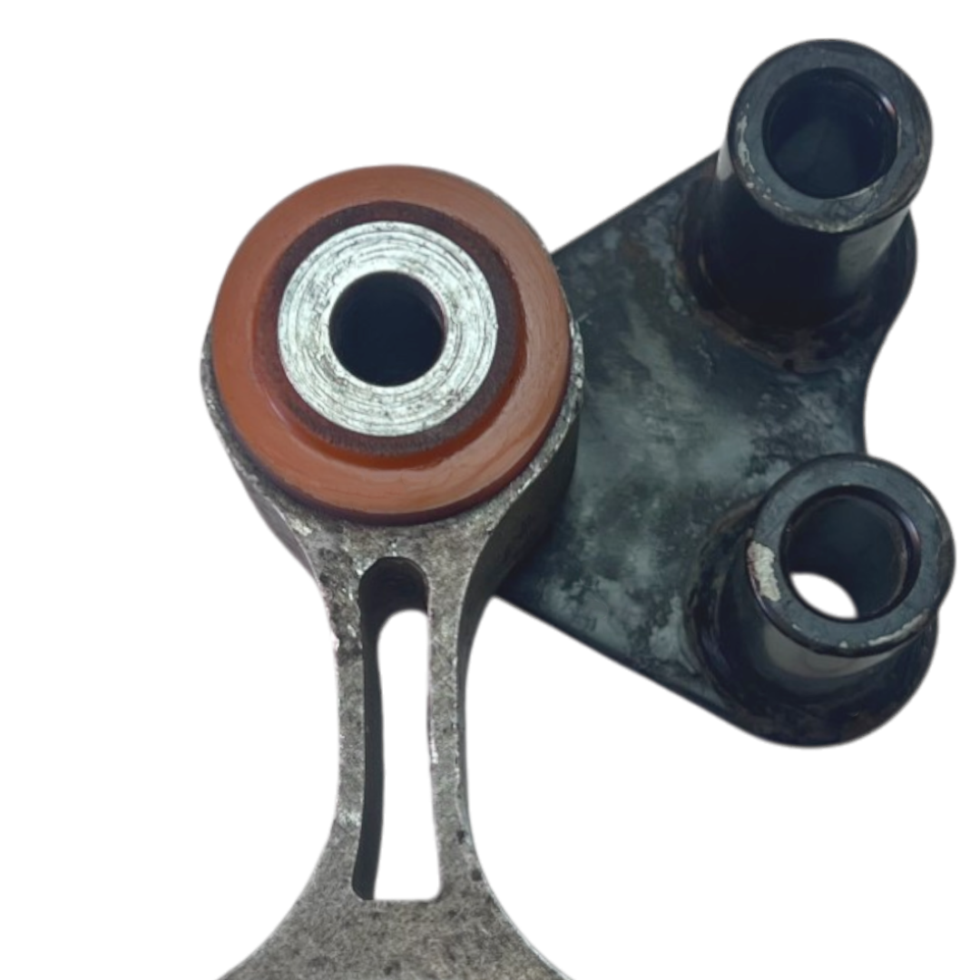 Полиуретановая подушка двигателя задняя Mazda 6 2002-2008 3.0L Услуга ПО ЗАМЕНЕ маленького САЙЛЕНТБЛОКА