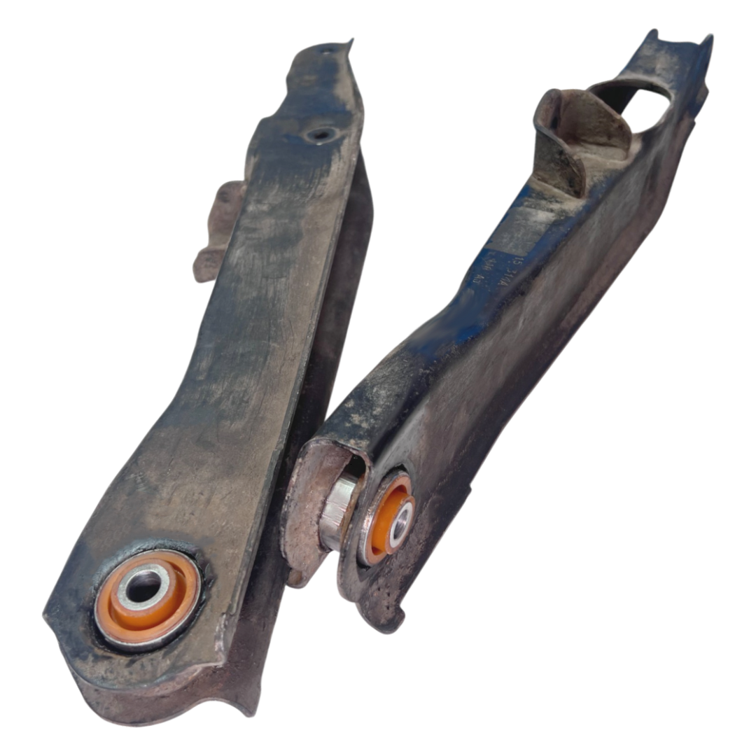 Задній підпружинний важіль Dodge Journey 2011- Послуга з перепресування сайлентблоків (Сайлентблоки в ціну не входять)