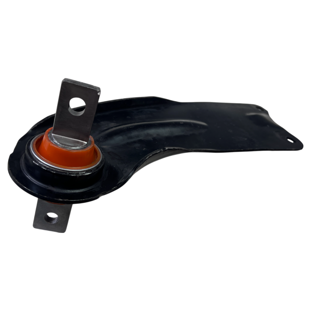 Задний продольный рычаг Suzuki Kizashi 2009-2014 Услуга с перепресовки сайлентблоков (Сайлентблоки в цену не входят)