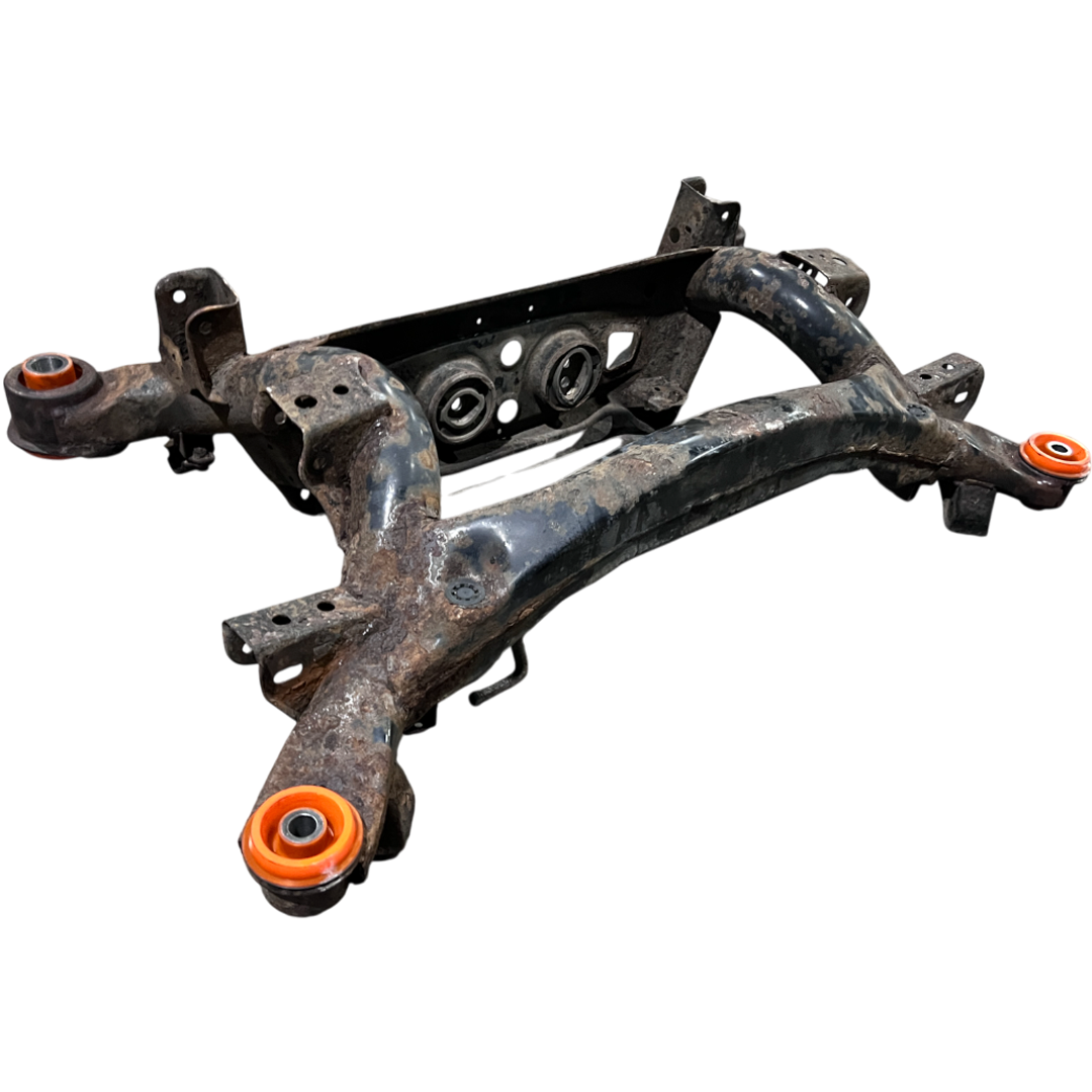 Задній підрамник Lexus is 1998-2005 Послуга з перепресування сайлентблоків (Сайлентблоки в ціну не входять)