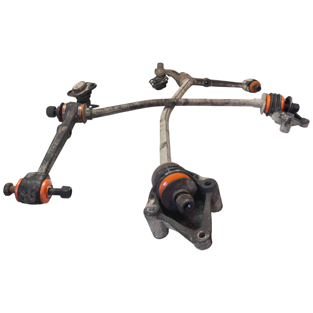 Передний нижний рычаг Toyota Hilux 2015- Услуга с перепресовки сайлентблоков (Сайлентблоки в цену не входят)