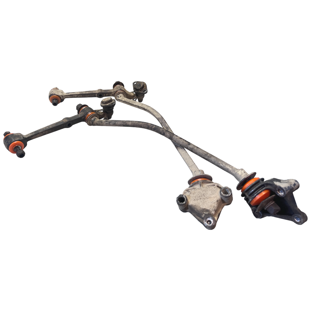 Передний нижний рычаг Toyota Hilux 2015- Услуга с перепресовки сайлентблоков (Сайлентблоки в цену не входят)