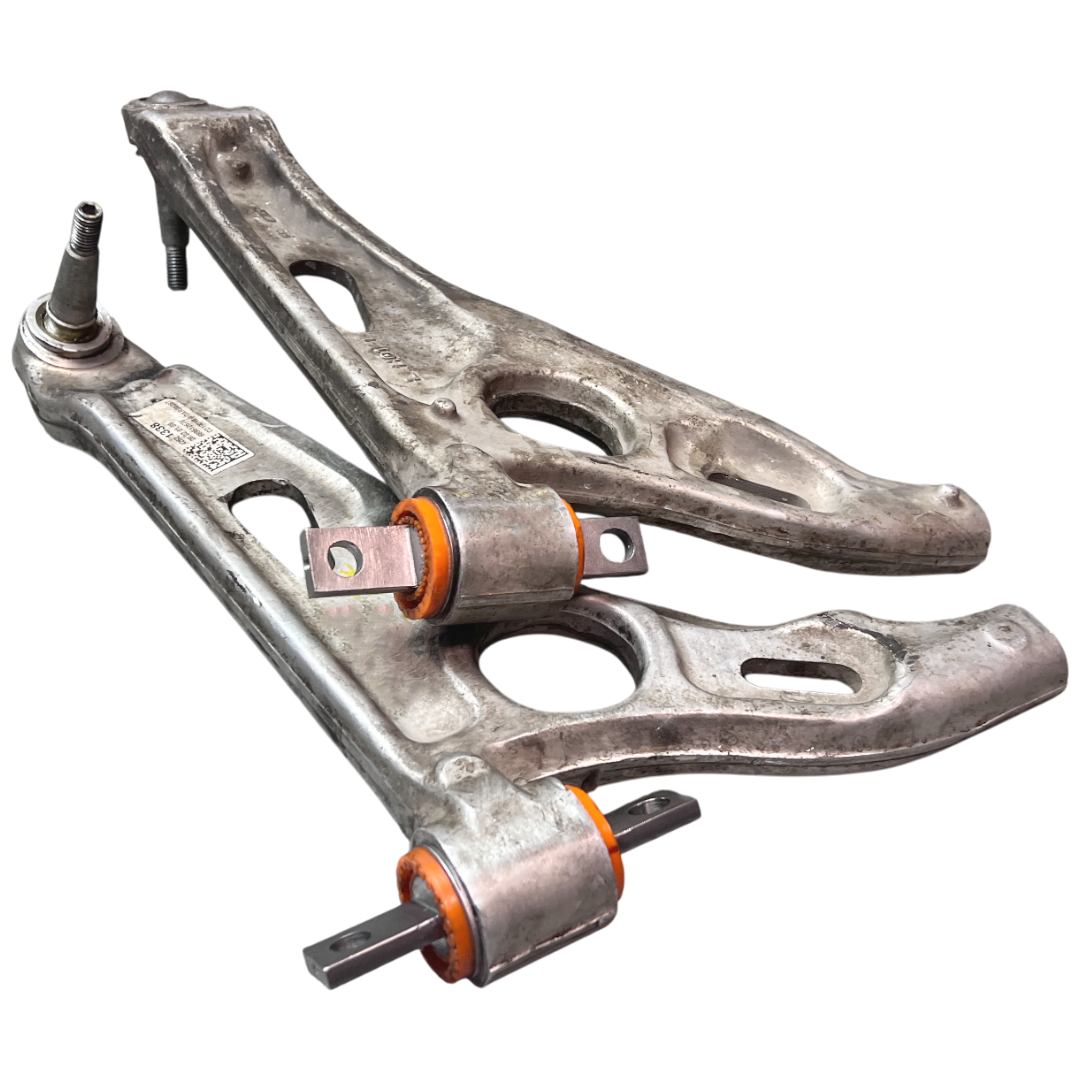 Передній важіль Chevrolet Bolt 2017- Послуга з перепресування сайлентблоків (Сайлентблоки в ціну не входять)